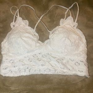 1 white and 1 black bralettes.